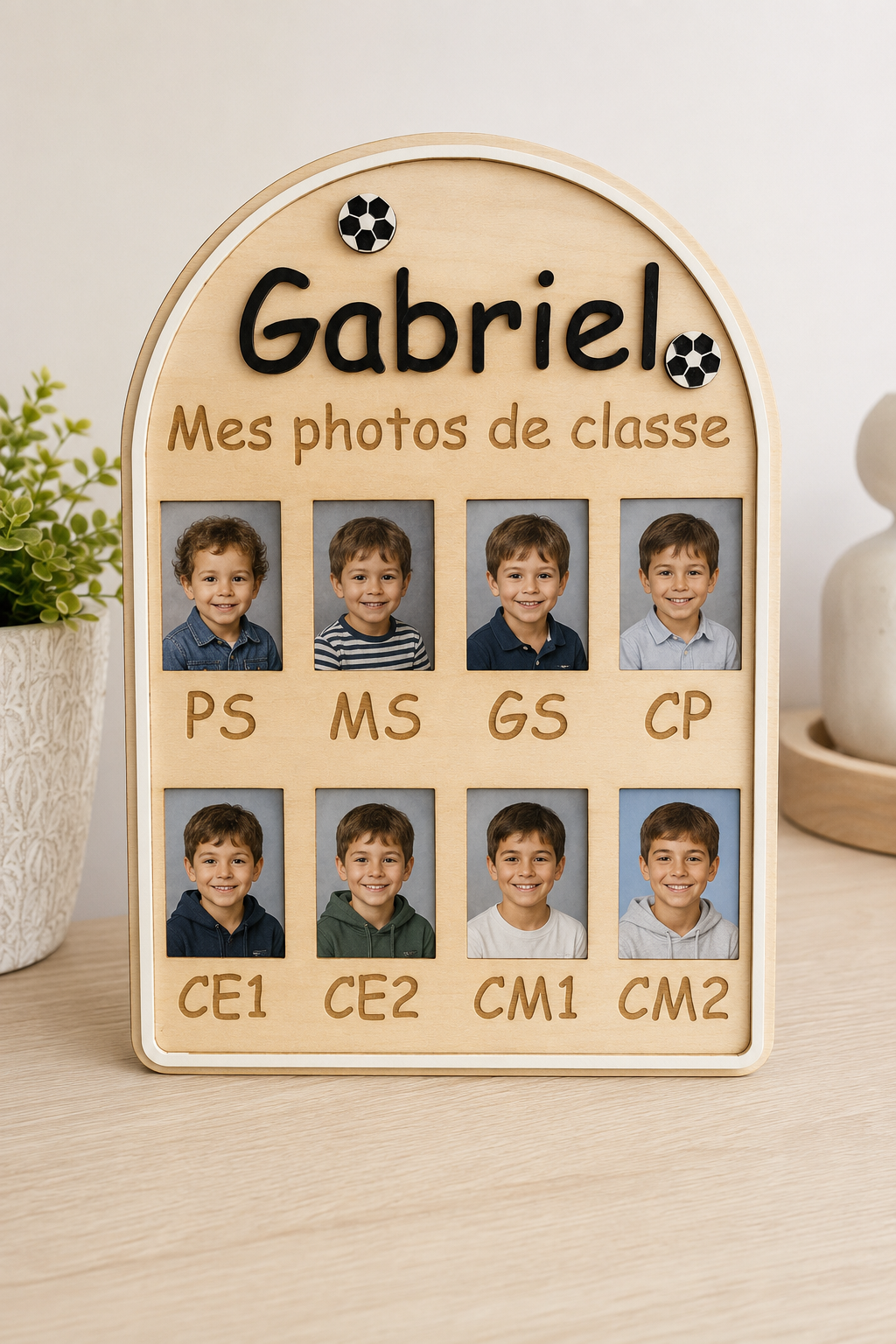 Cadre Photos de Classe Personnalisé en Bois – Souvenir de la Maternelle au CM2 thème football